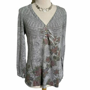 Kiara L‎ gray print V-neck knit top